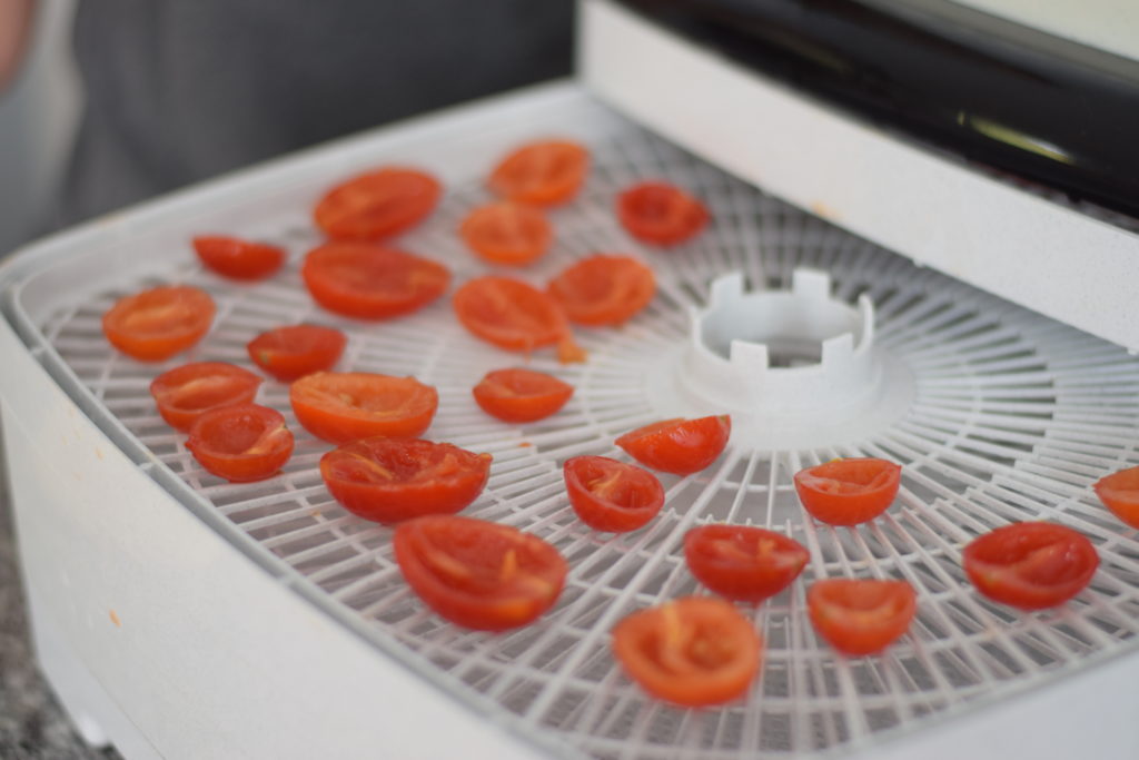 drying tomatoes
