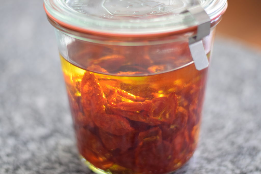 dried tomatoes stored in oil